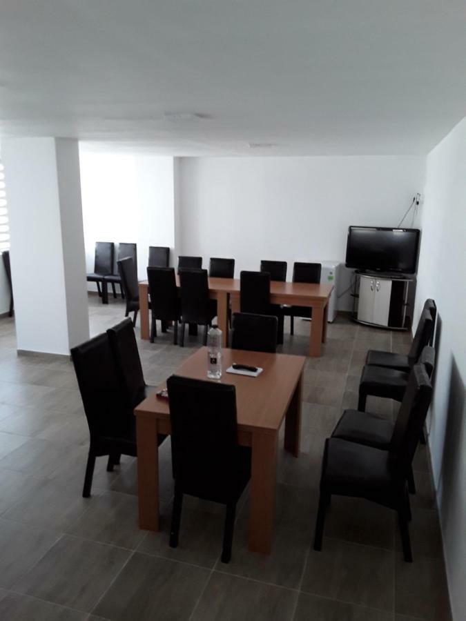 Camere De Inchiriat Central La Calciu Mahmudia Exterior foto